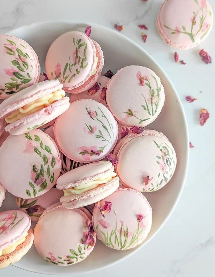 Tour de macarons pastel